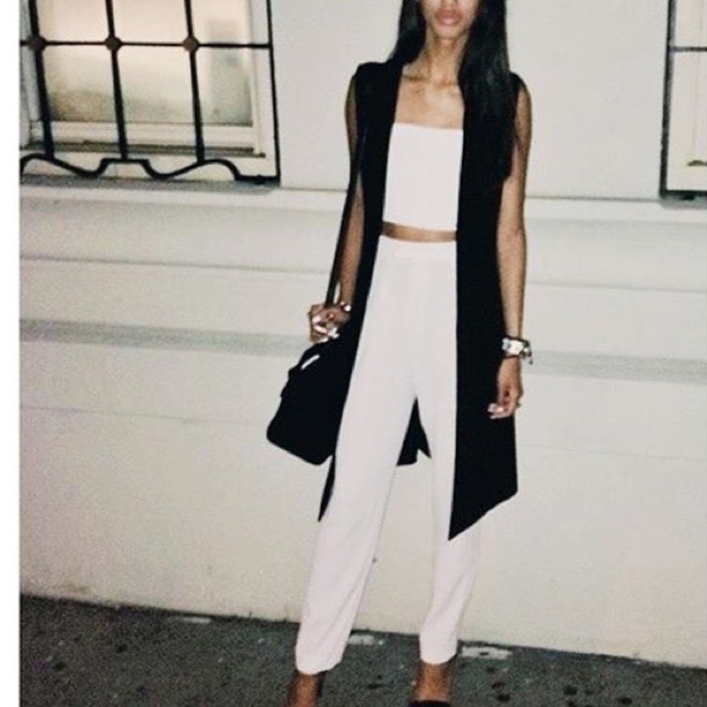 Hot & delicious Black frayed long Sm vest!
